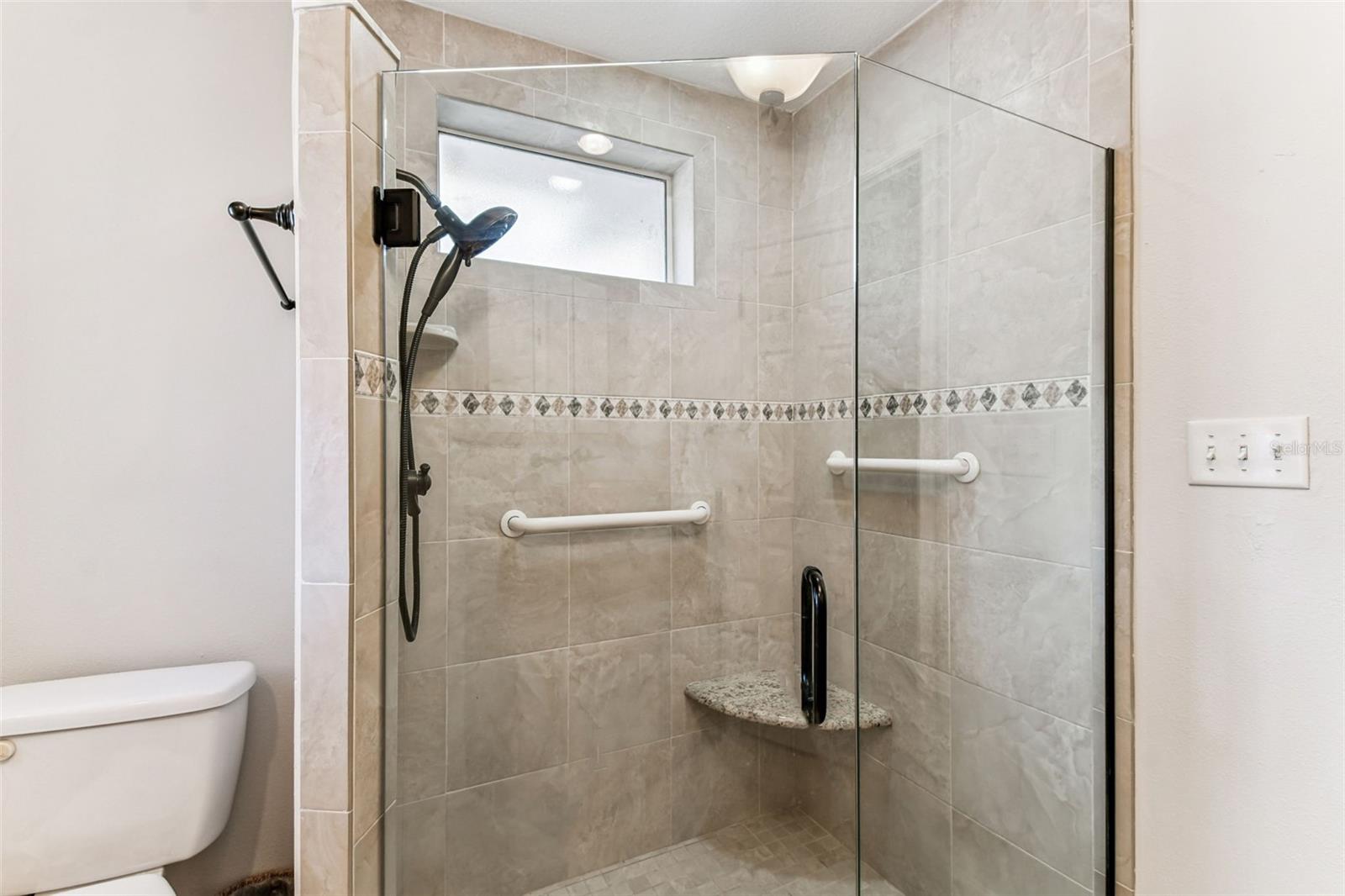 Image 30 of 92 For 12902 Howard Avenue