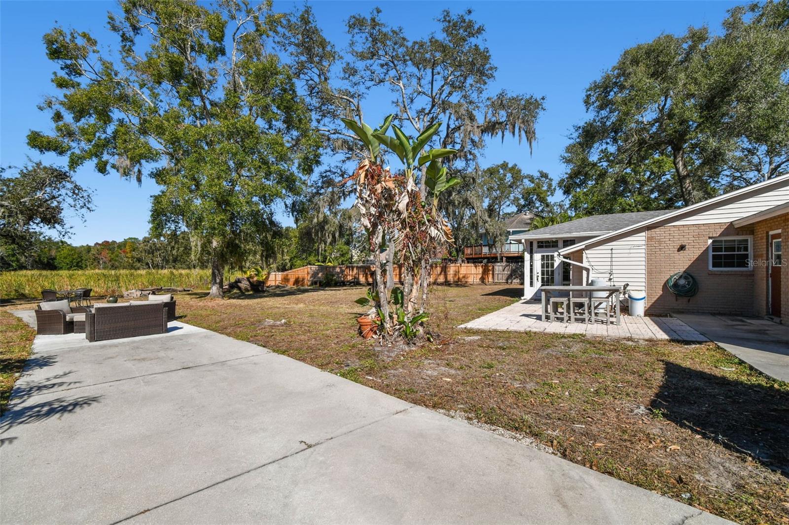 Image 33 of 92 For 12902 Howard Avenue