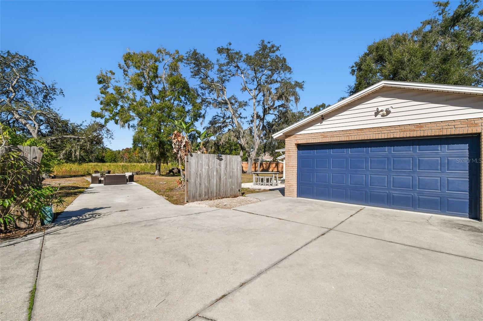 Image 37 of 92 For 12902 Howard Avenue