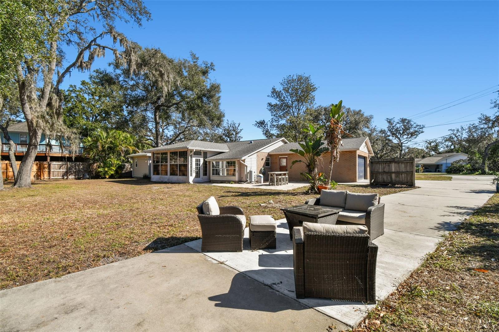 Image 65 of 92 For 12902 Howard Avenue