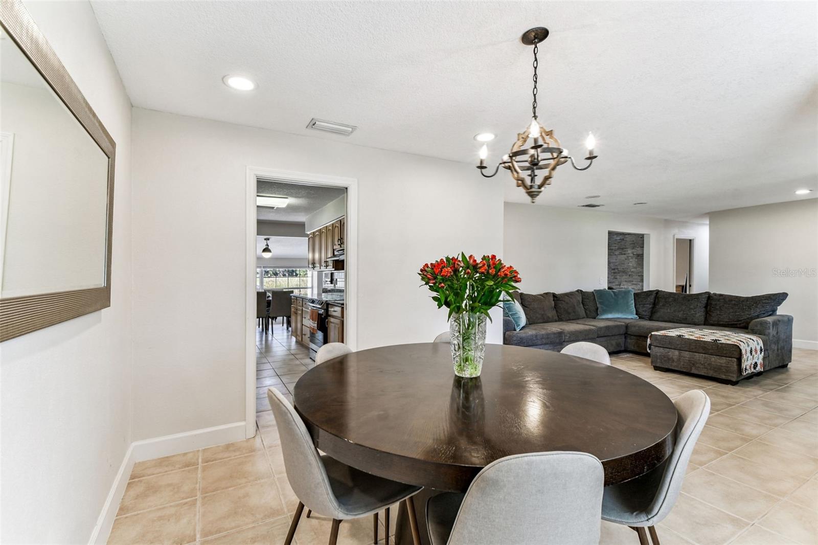 Image 7 of 92 For 12902 Howard Avenue