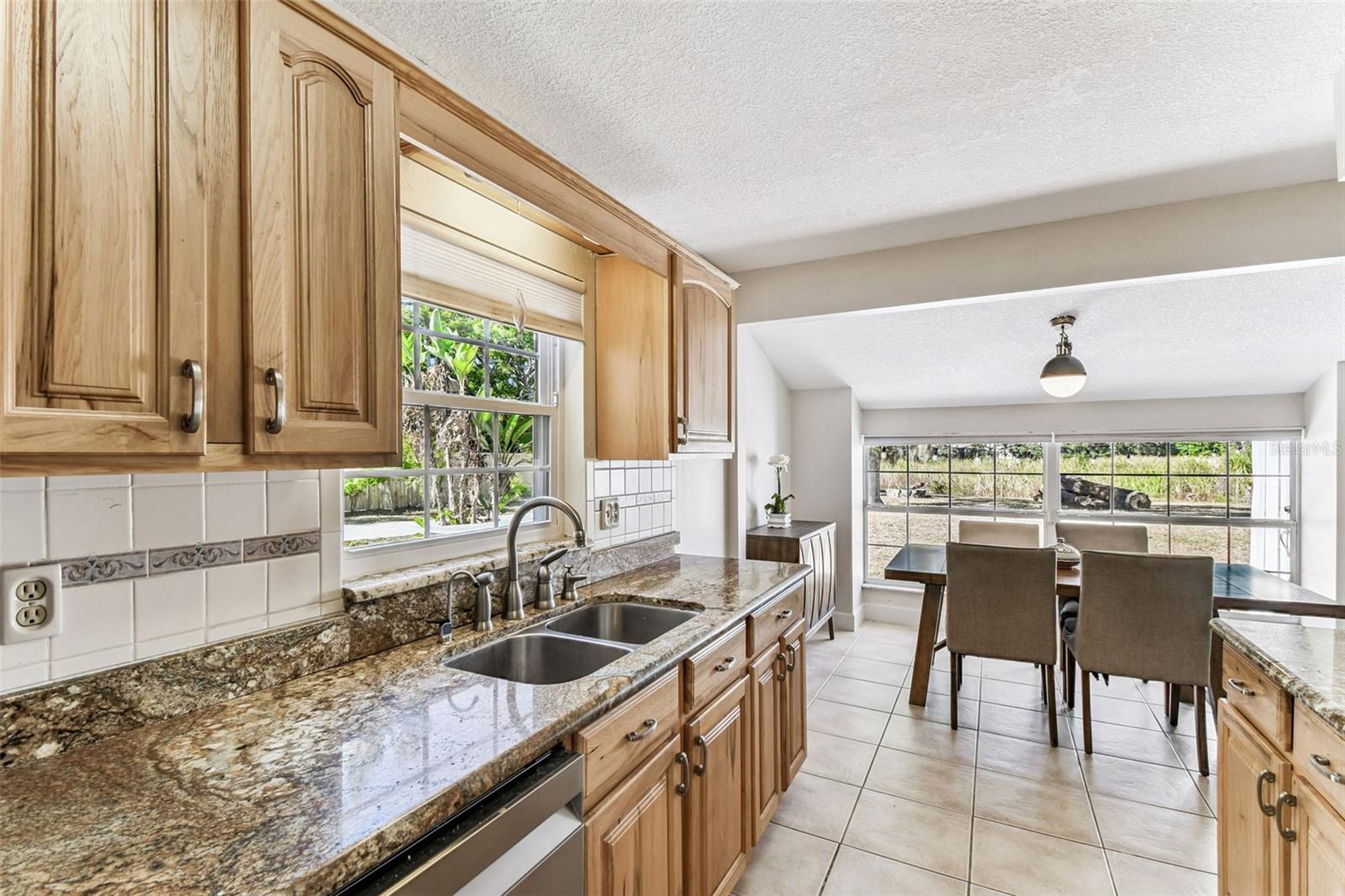 Image 9 of 92 For 12902 Howard Avenue