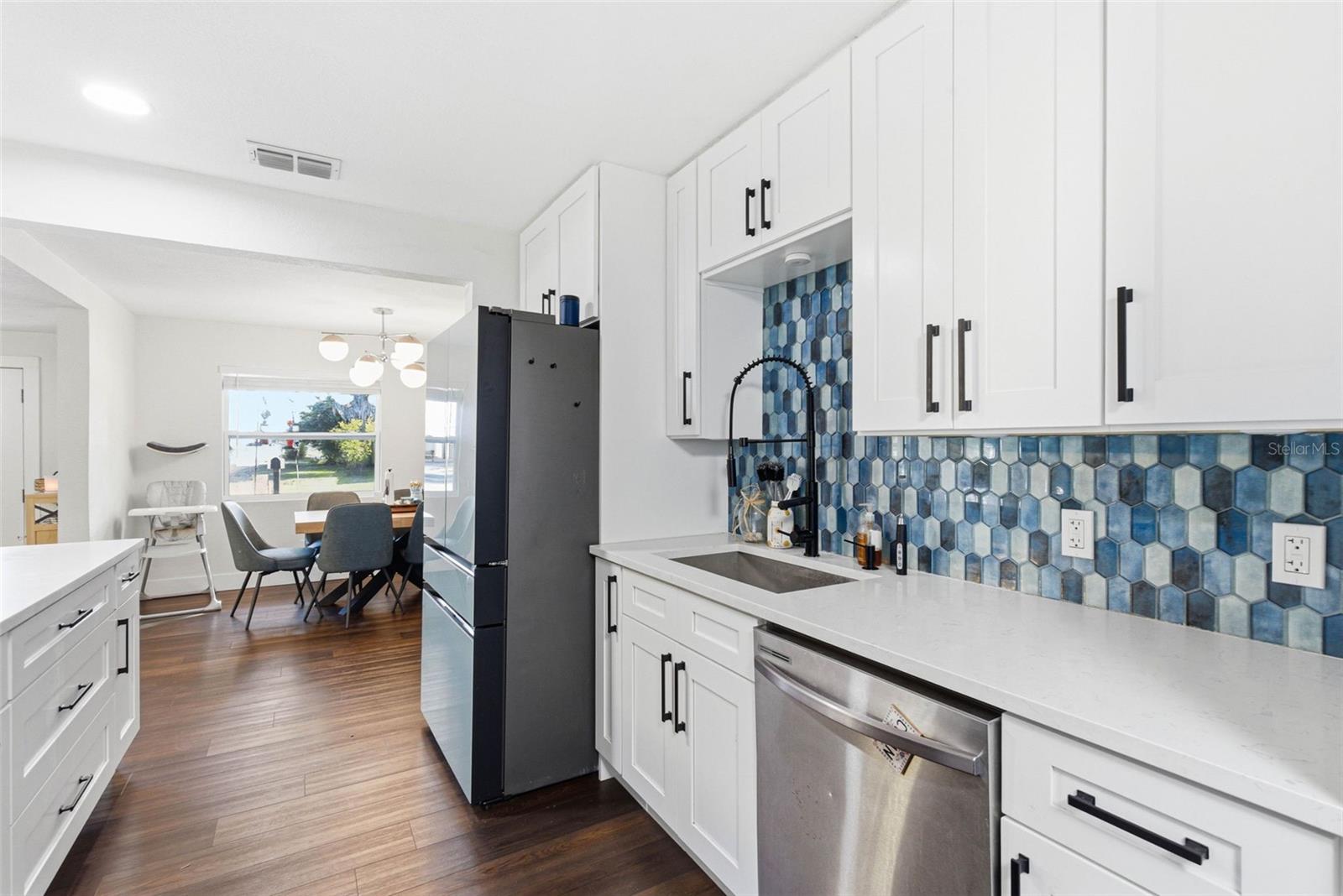 Image 10 of 39 For 715 53rd Street S