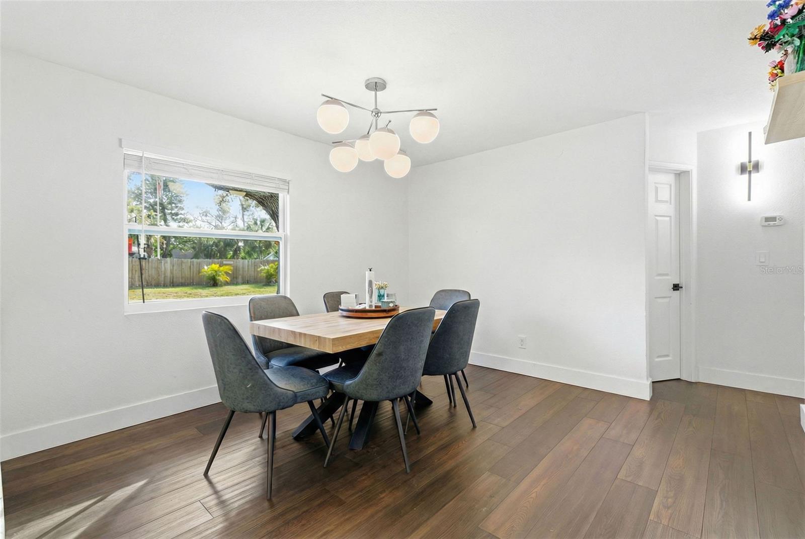 Image 15 of 39 For 715 53rd Street S