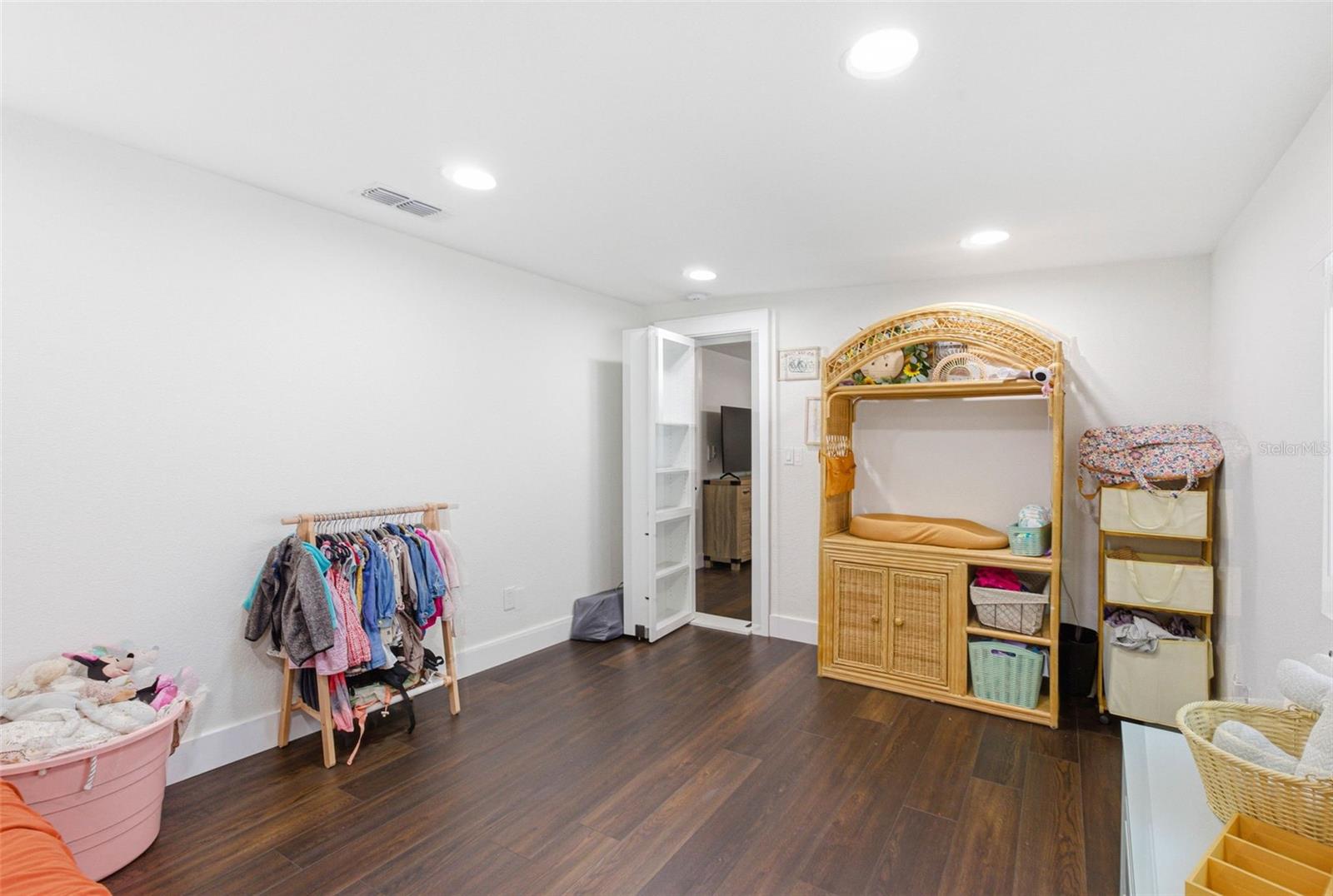 Image 31 of 39 For 715 53rd Street S