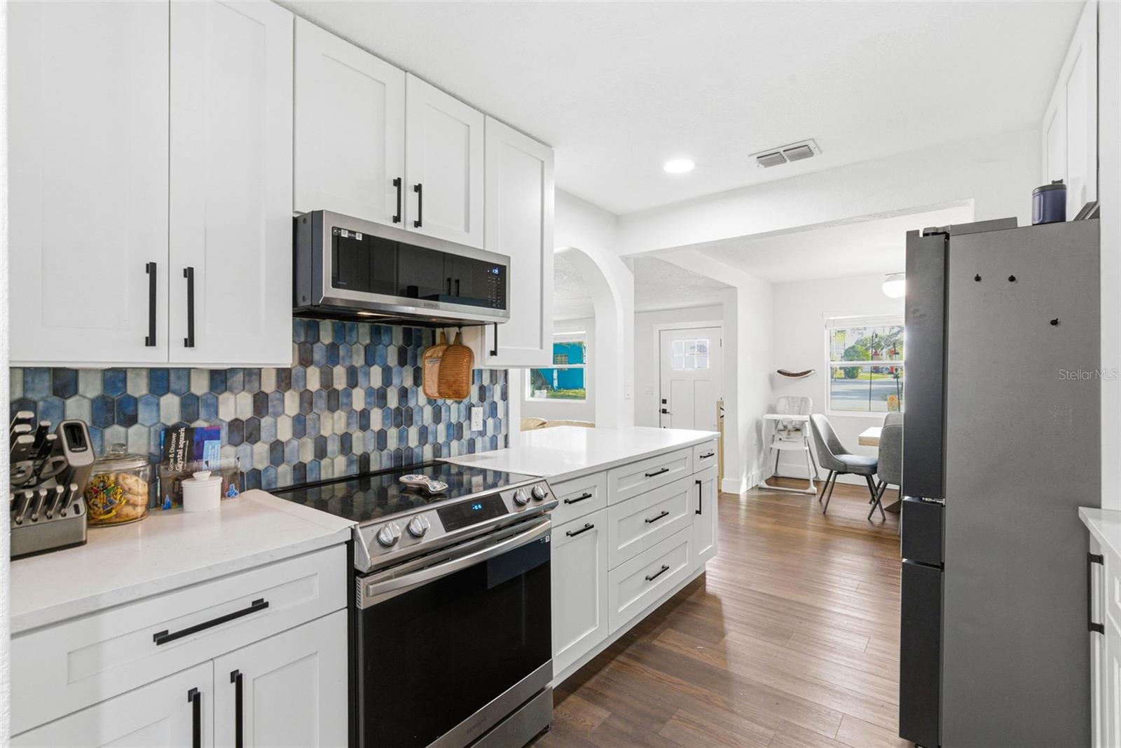 Image 5 of 39 For 715 53rd Street S