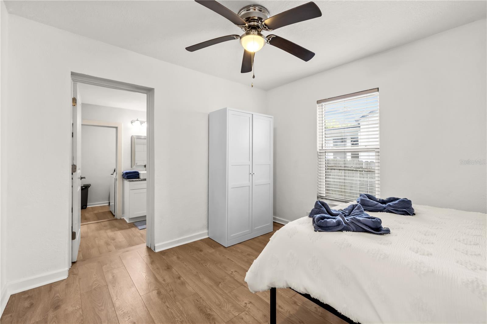 Image 12 of 22 For 3906 Ola Avenue