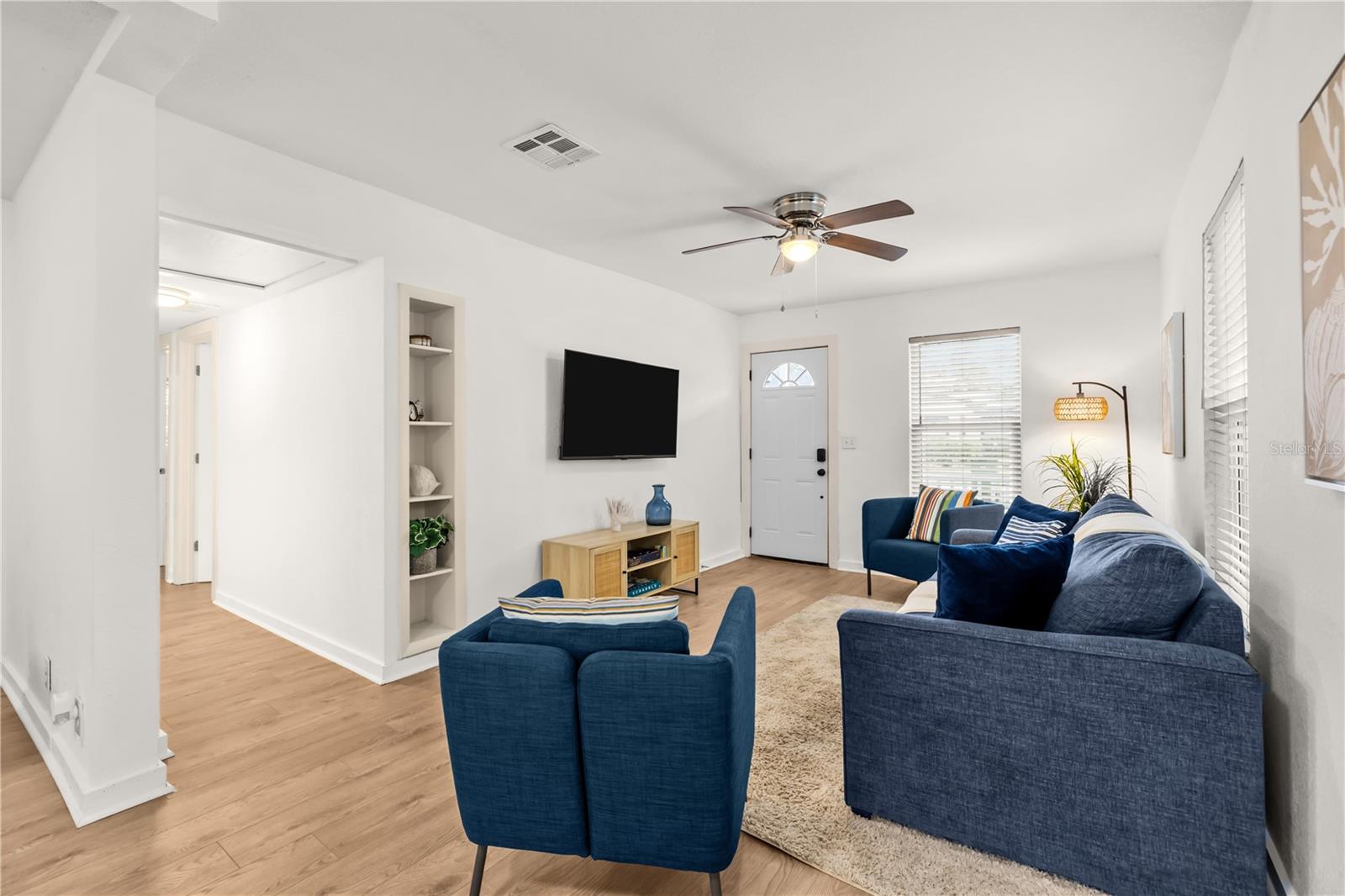 Image 3 of 22 For 3906 Ola Avenue