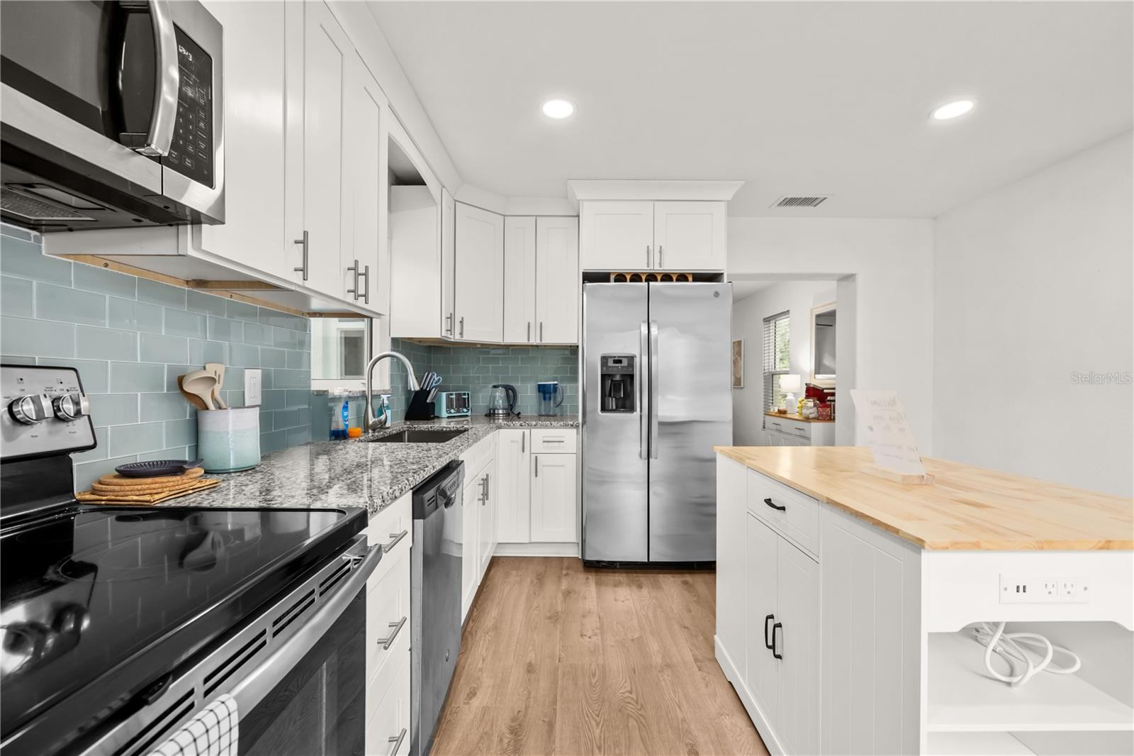 Image 7 of 22 For 3906 Ola Avenue