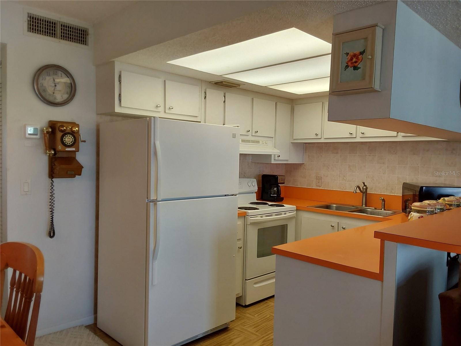 Image 15 of 33 For 9755 Harrell Avenue 206