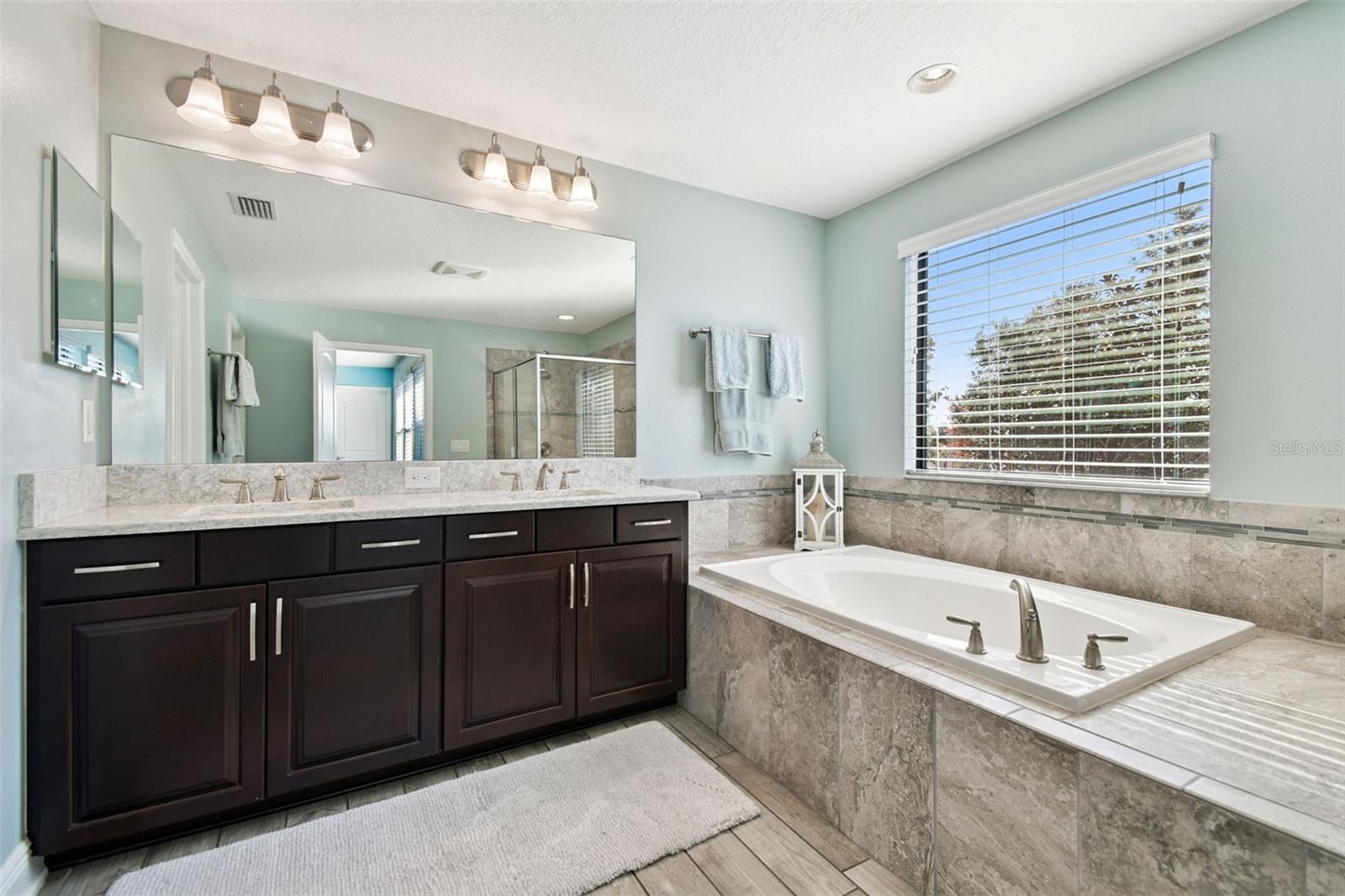 Listing photo id 26 for 18779 Deer Tracks Loop