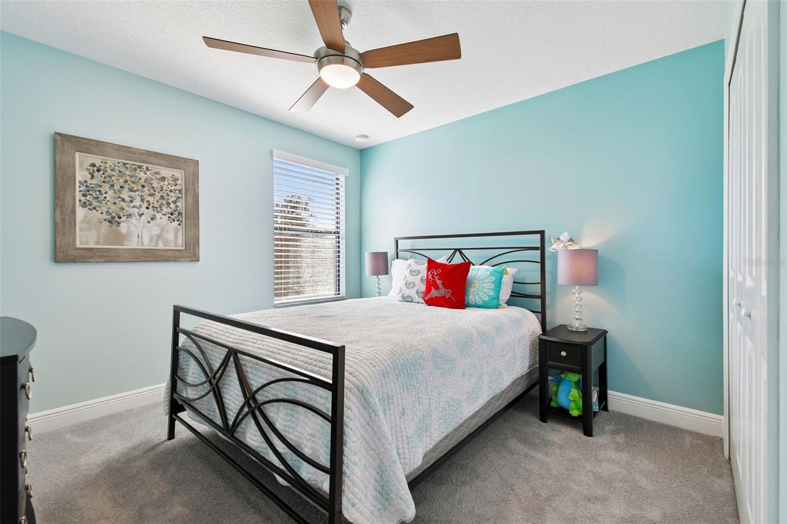 Listing photo id 33 for 18779 Deer Tracks Loop