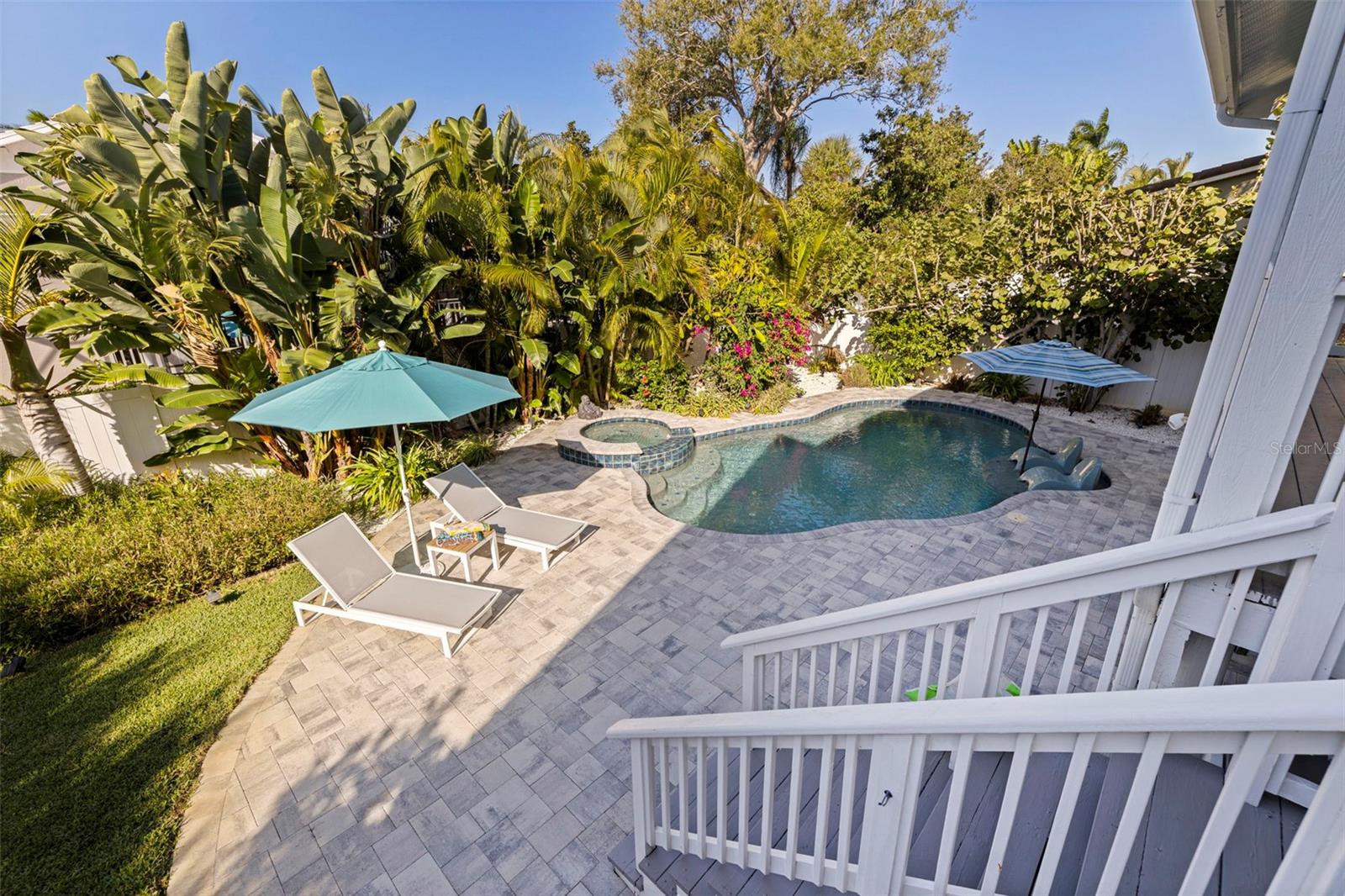 Image 17 of 43 For 842 2nd Avenue S