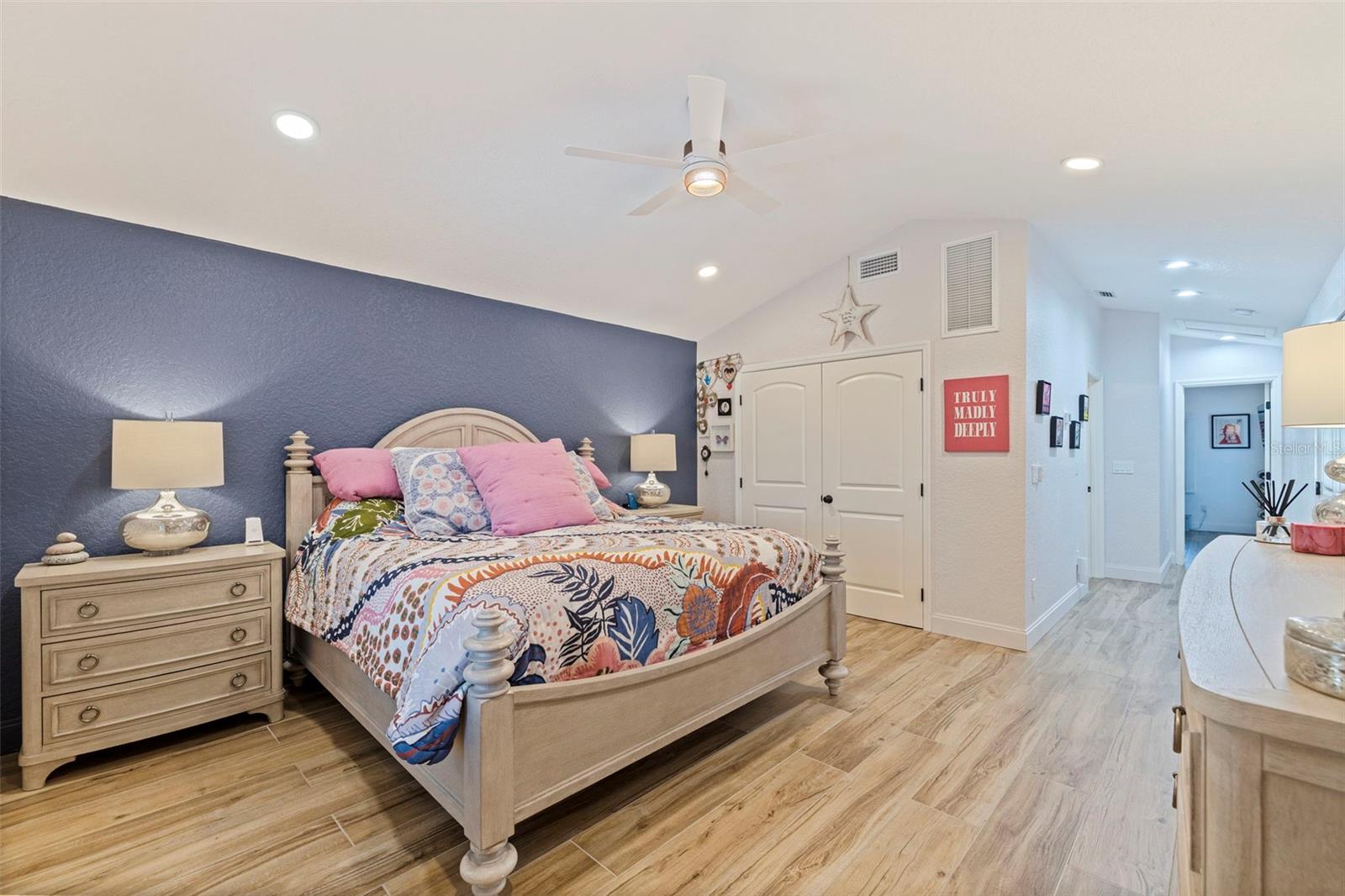 Image 19 of 43 For 842 2nd Avenue S