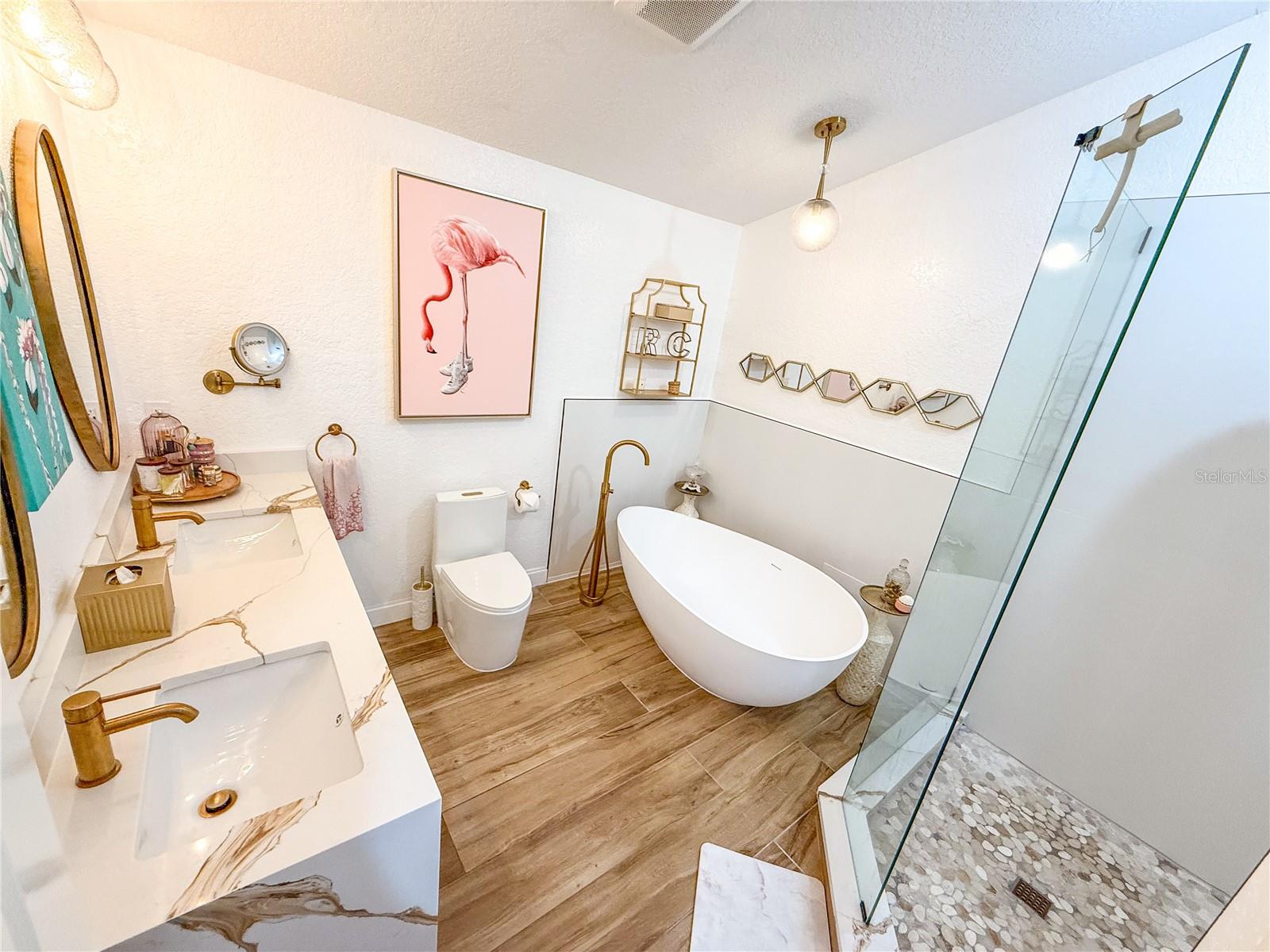 Image 21 of 43 For 842 2nd Avenue S