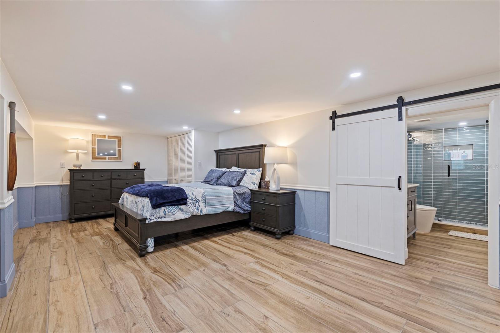 Image 34 of 43 For 842 2nd Avenue S