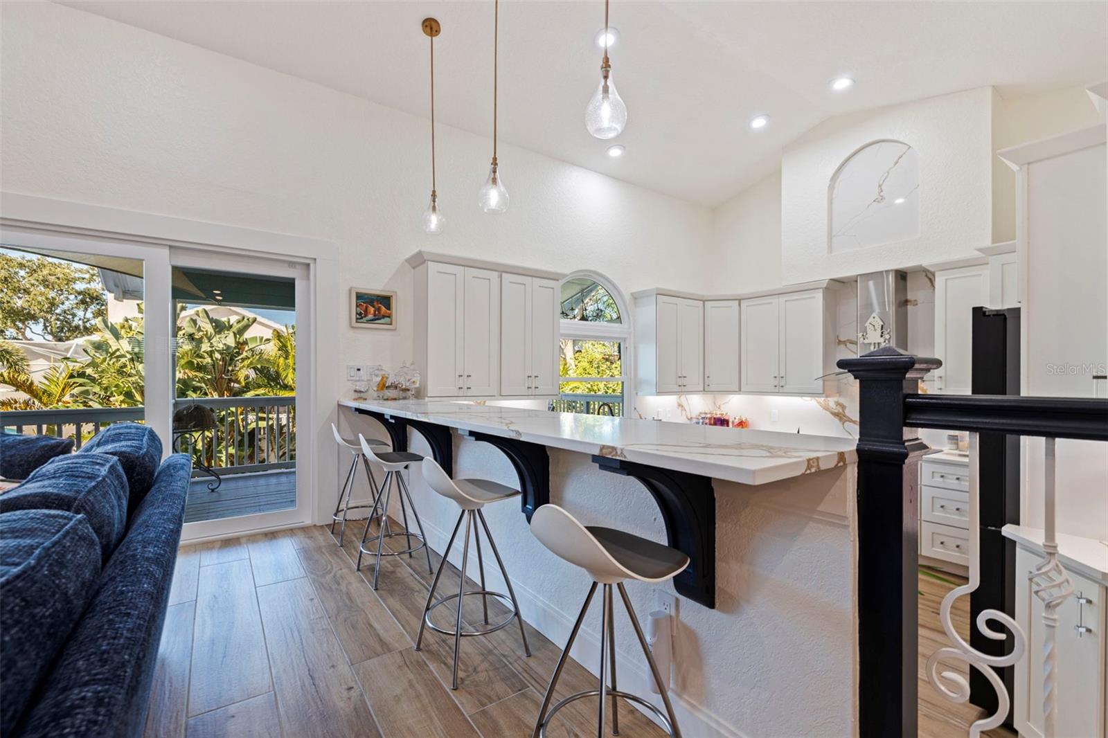 Image 8 of 43 For 842 2nd Avenue S