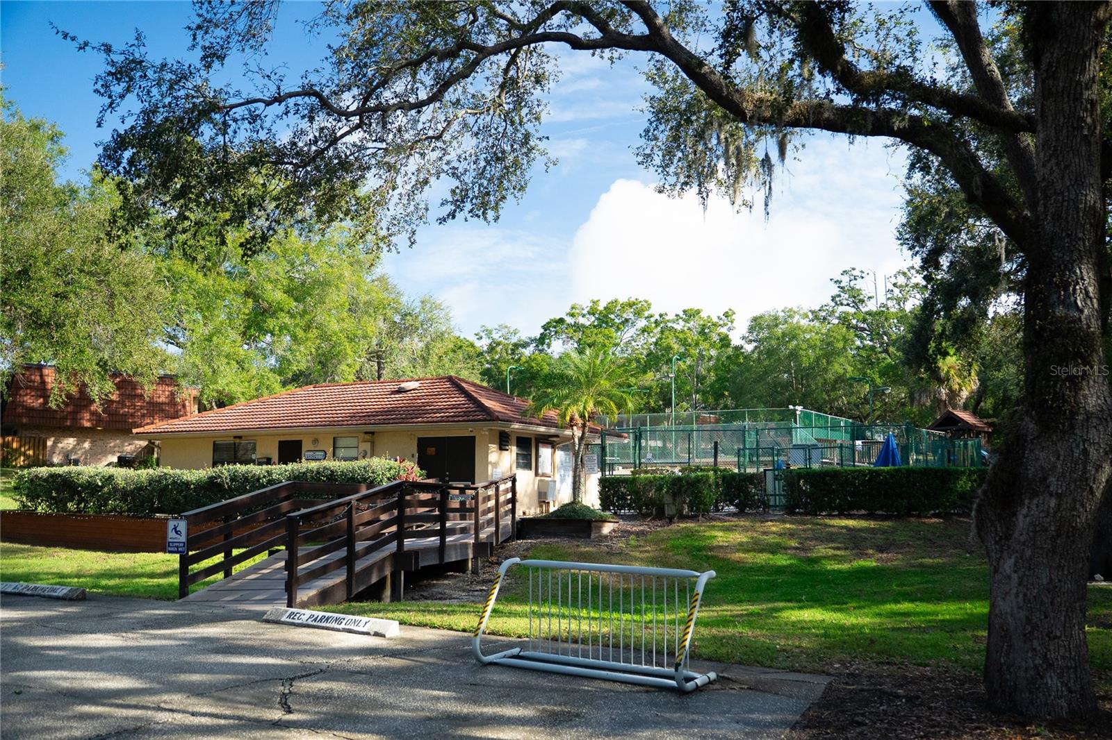 Image 16 of 21 For 2702 5th Court