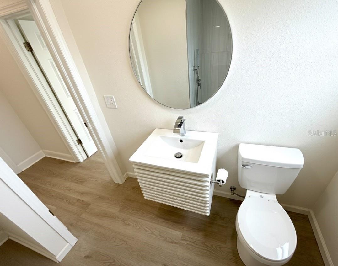 Listing photo id 19 for 2401 8th Avenue N