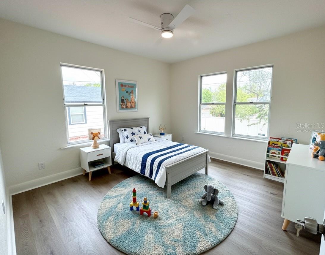 Listing photo id 25 for 2401 8th Avenue N