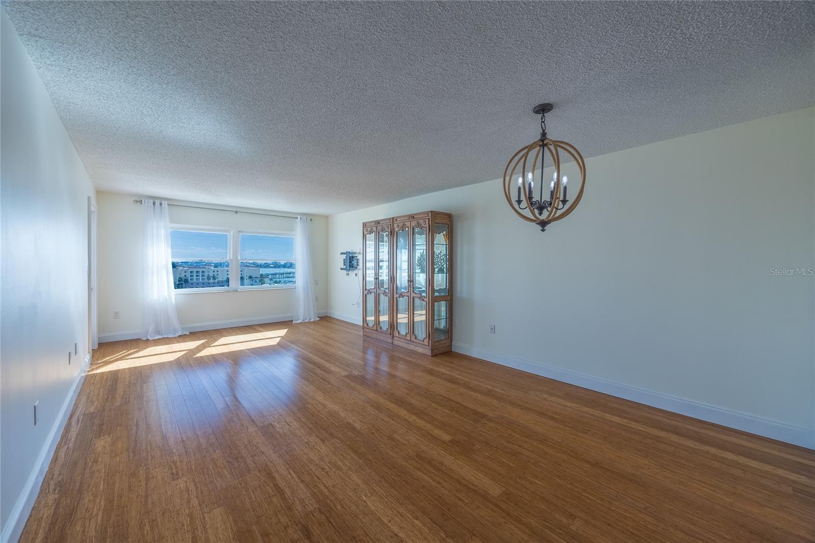 Image 15 of 60 For 4775 Cove Circle 1002