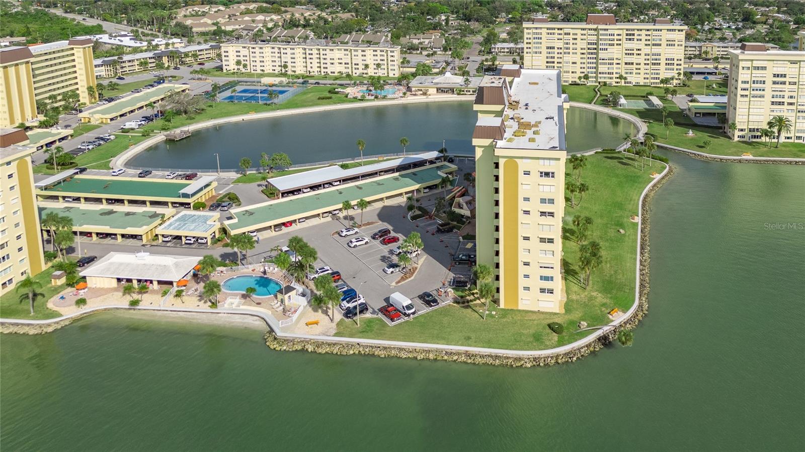 Image 2 of 60 For 4775 Cove Circle 1002