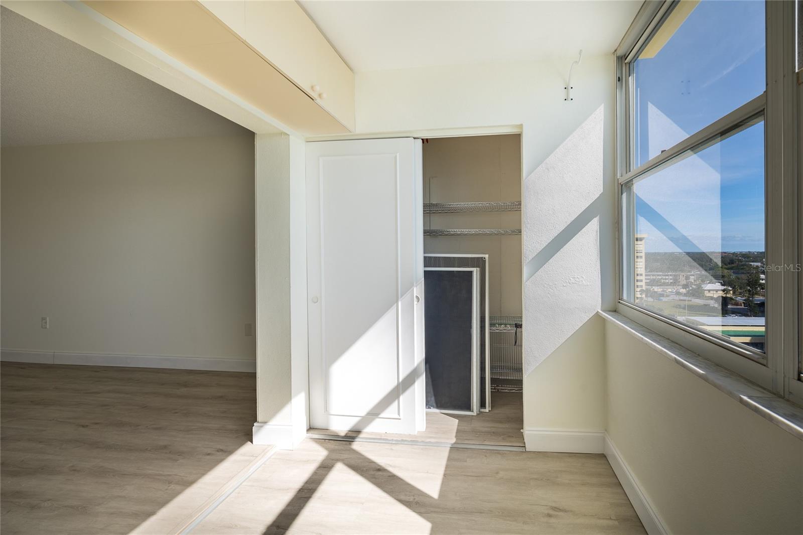 Image 21 of 60 For 4775 Cove Circle 1002