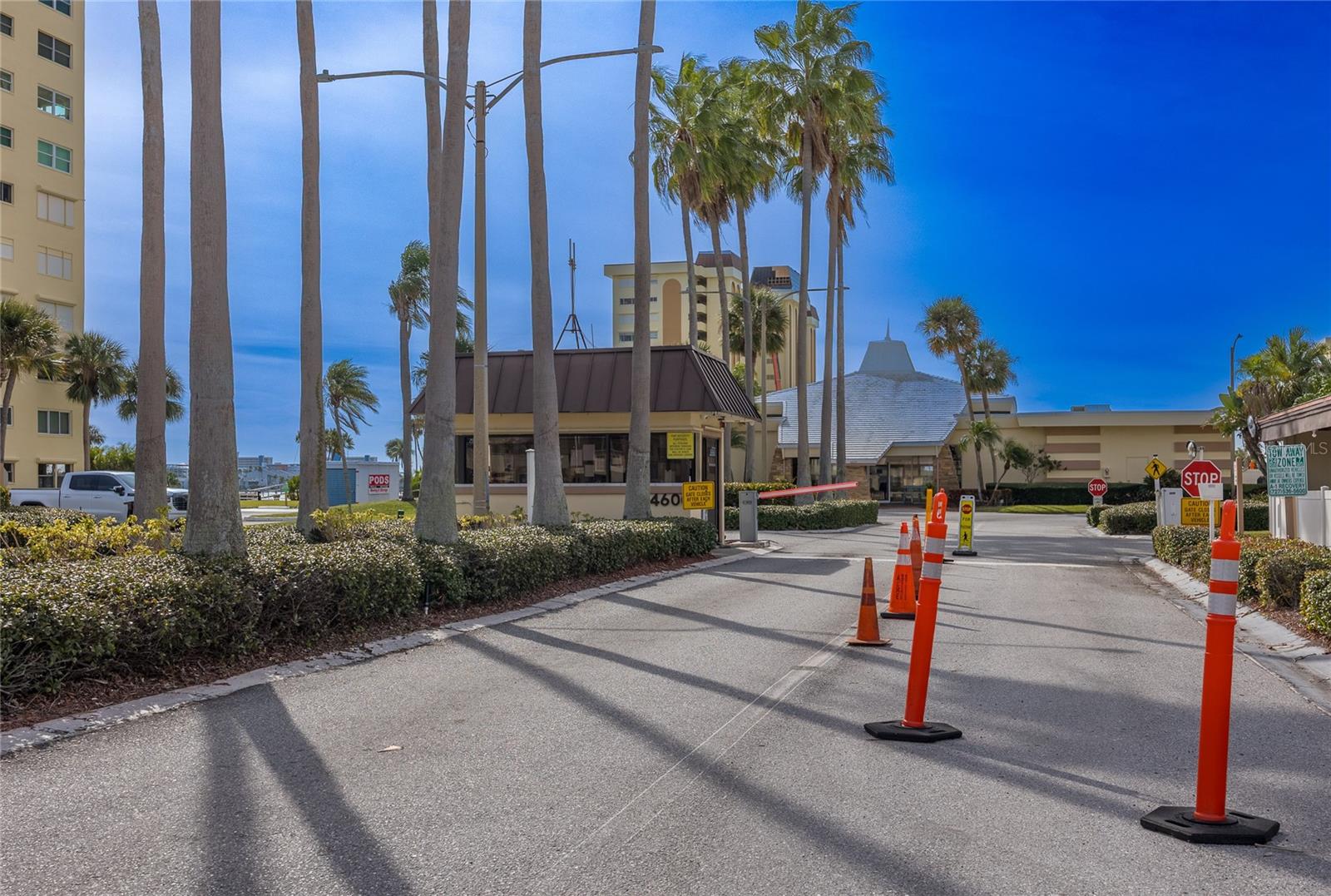 Image 43 of 60 For 4775 Cove Circle 1002