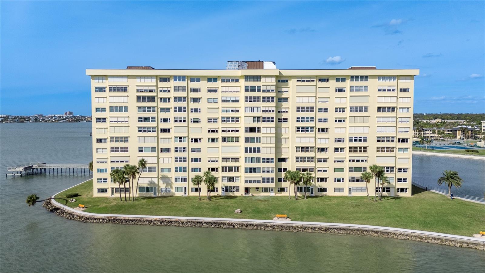 Image 48 of 60 For 4775 Cove Circle 1002