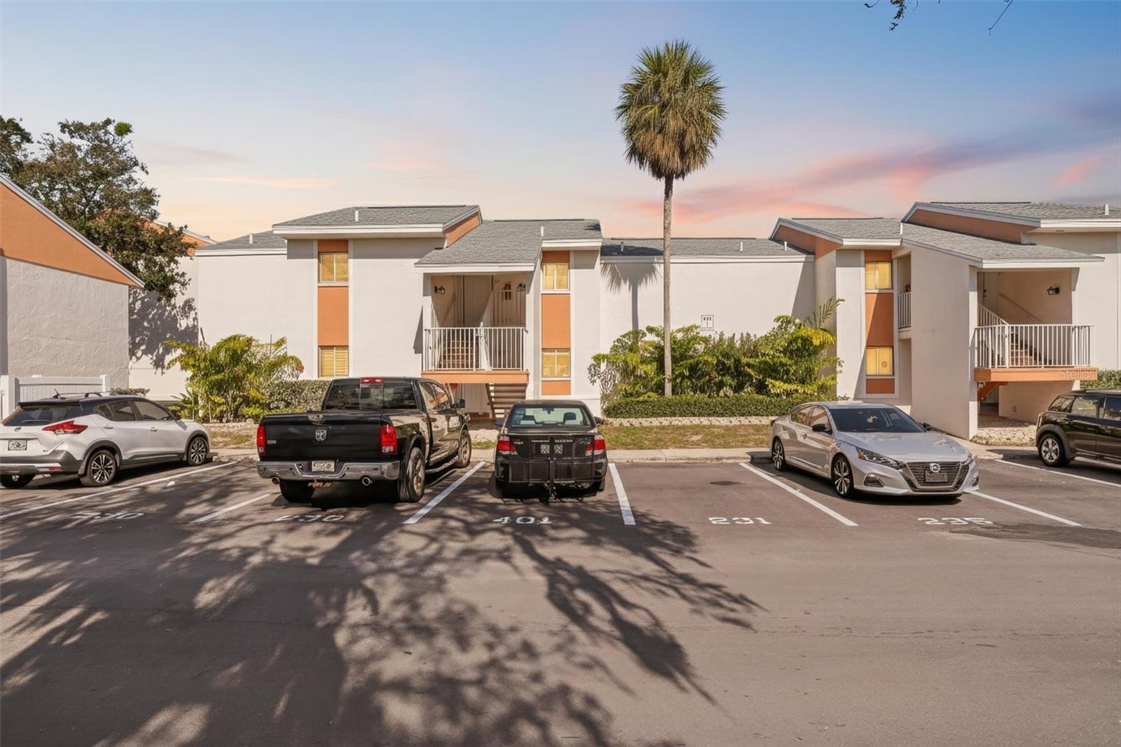 Details for 511 99th Avenue N 102, ST PETERSBURG, FL 33702