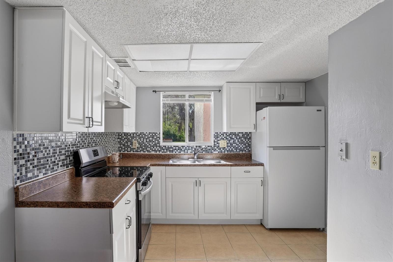 Image 11 of 19 For 511 99th Avenue N 102