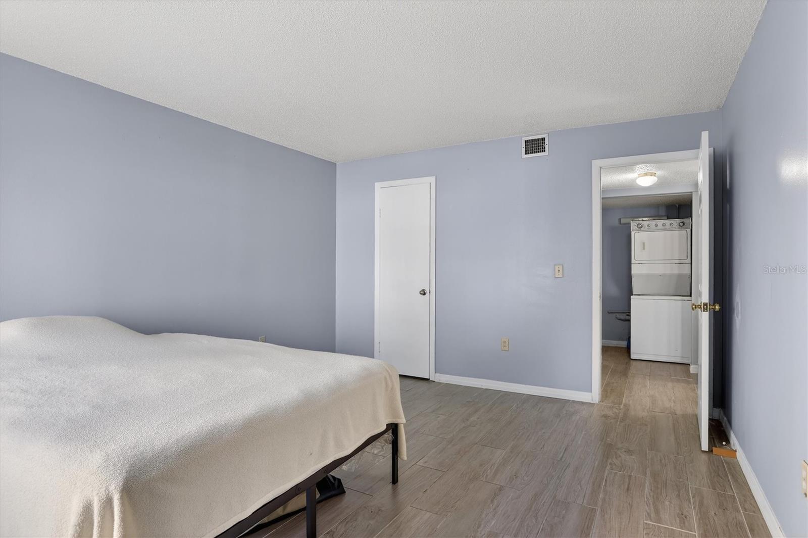 Image 14 of 19 For 511 99th Avenue N 102