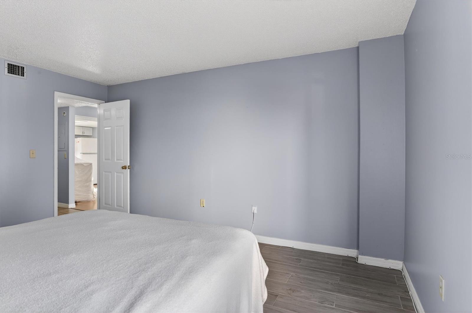 Image 15 of 19 For 511 99th Avenue N 102