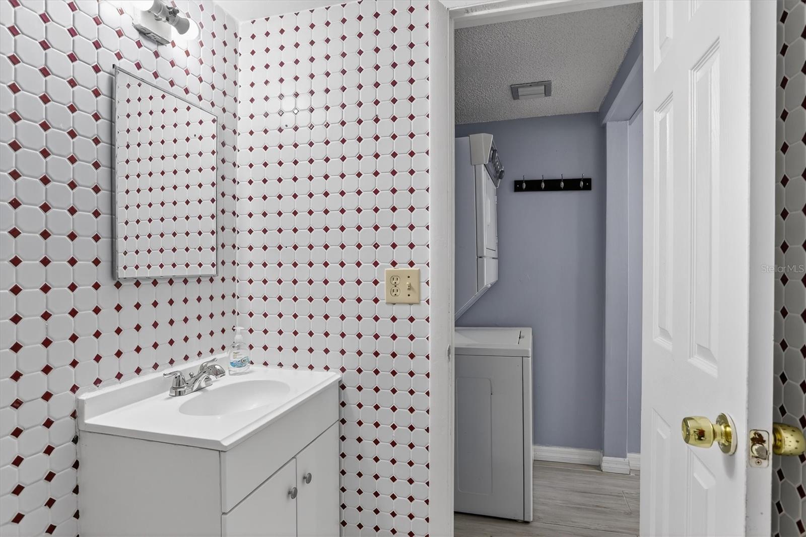 Image 16 of 19 For 511 99th Avenue N 102