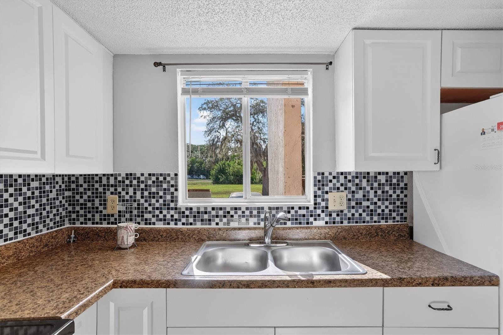 Image 9 of 19 For 511 99th Avenue N 102