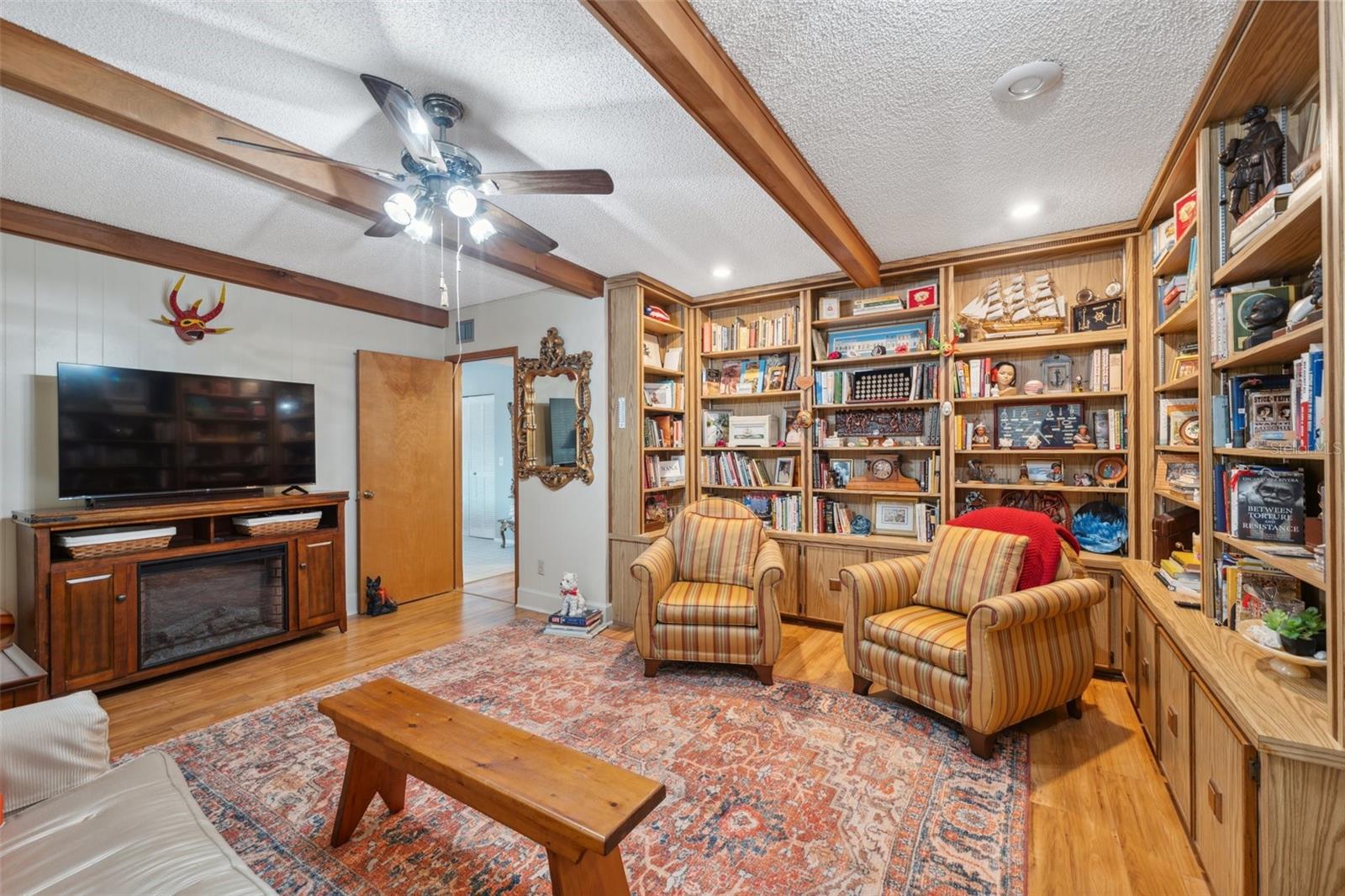 Image 17 of 46 For 2221 Swedish Drive 55