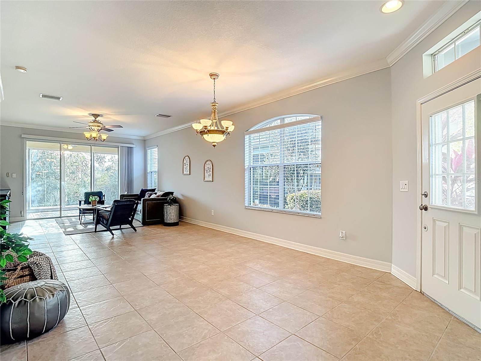 Listing photo id 11 for 7526 Deer Path Lane