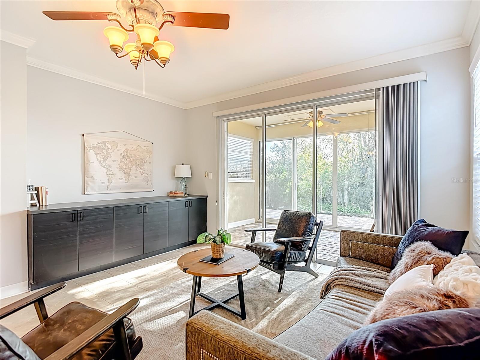 Listing photo id 16 for 7526 Deer Path Lane