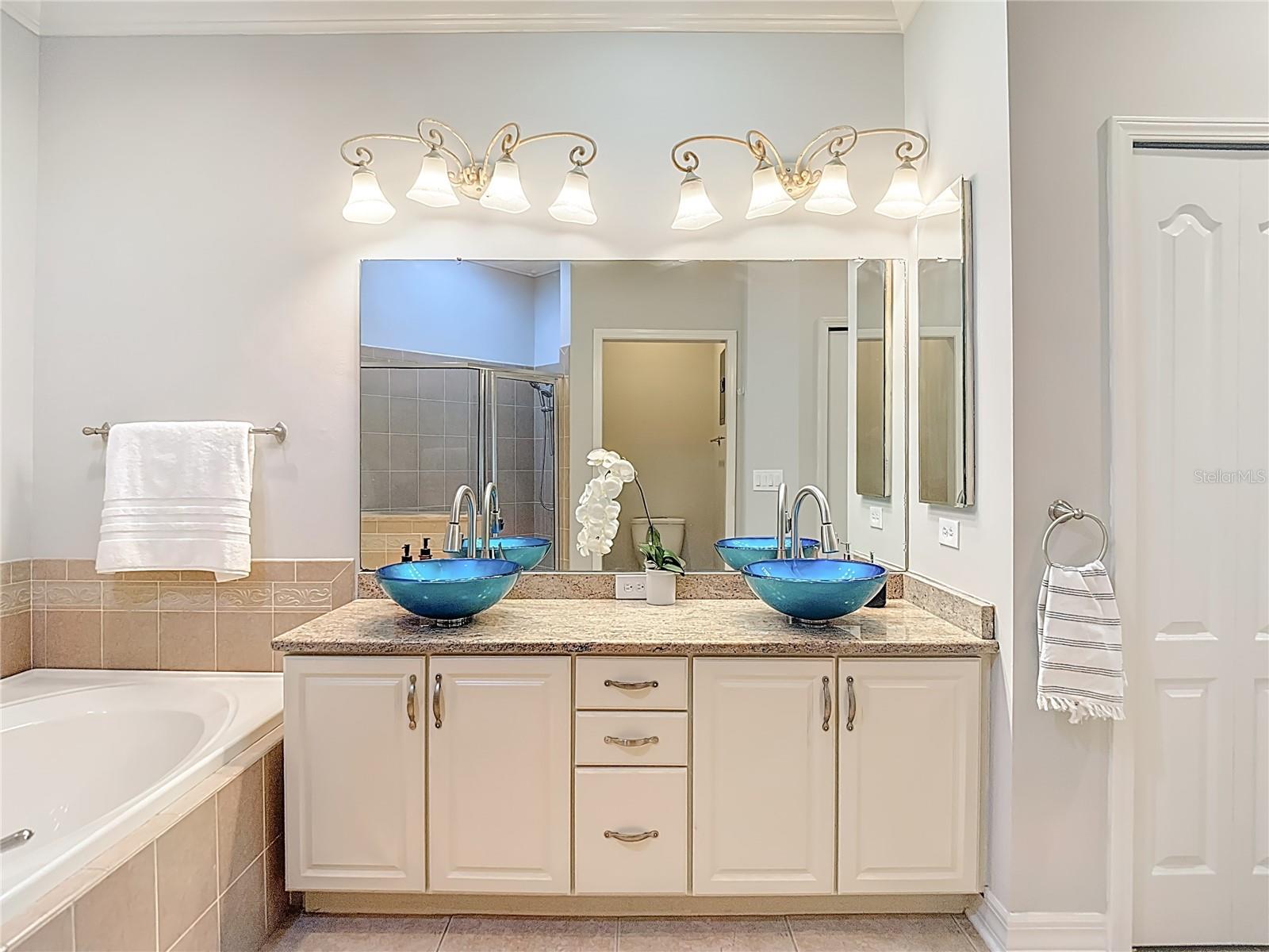 Listing photo id 27 for 7526 Deer Path Lane