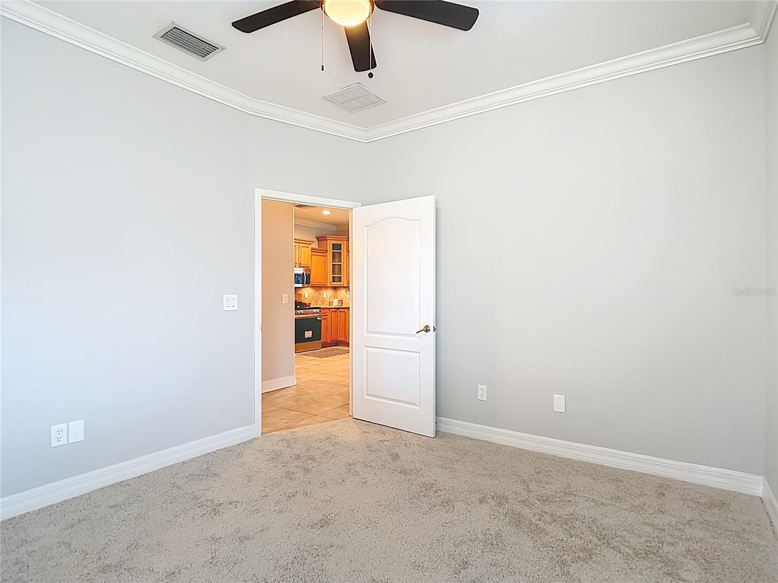 Listing photo id 30 for 7526 Deer Path Lane