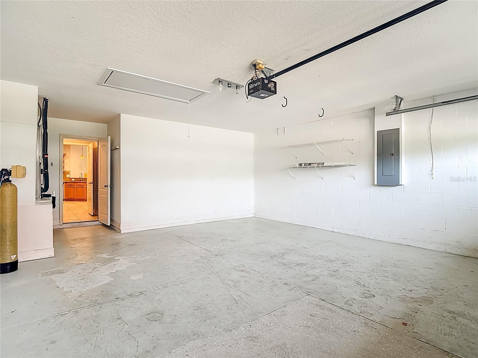 Listing photo id 35 for 7526 Deer Path Lane