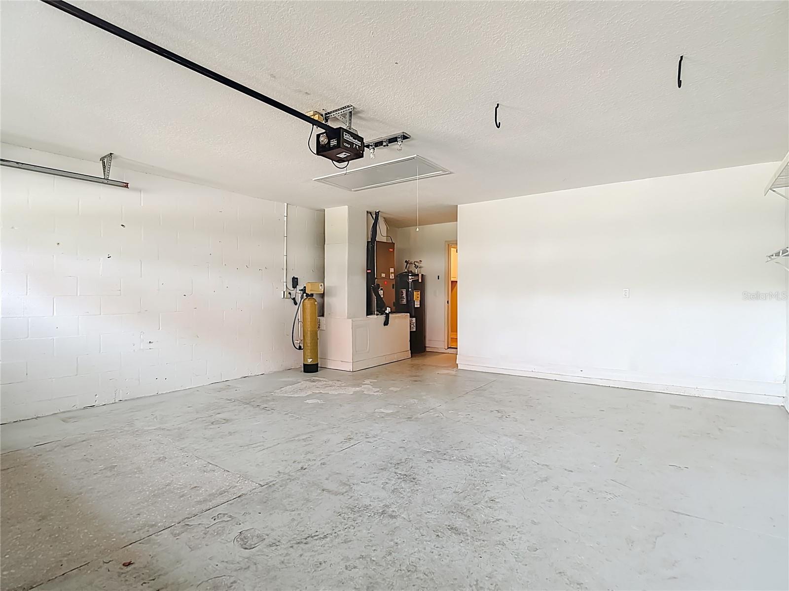 Listing photo id 36 for 7526 Deer Path Lane