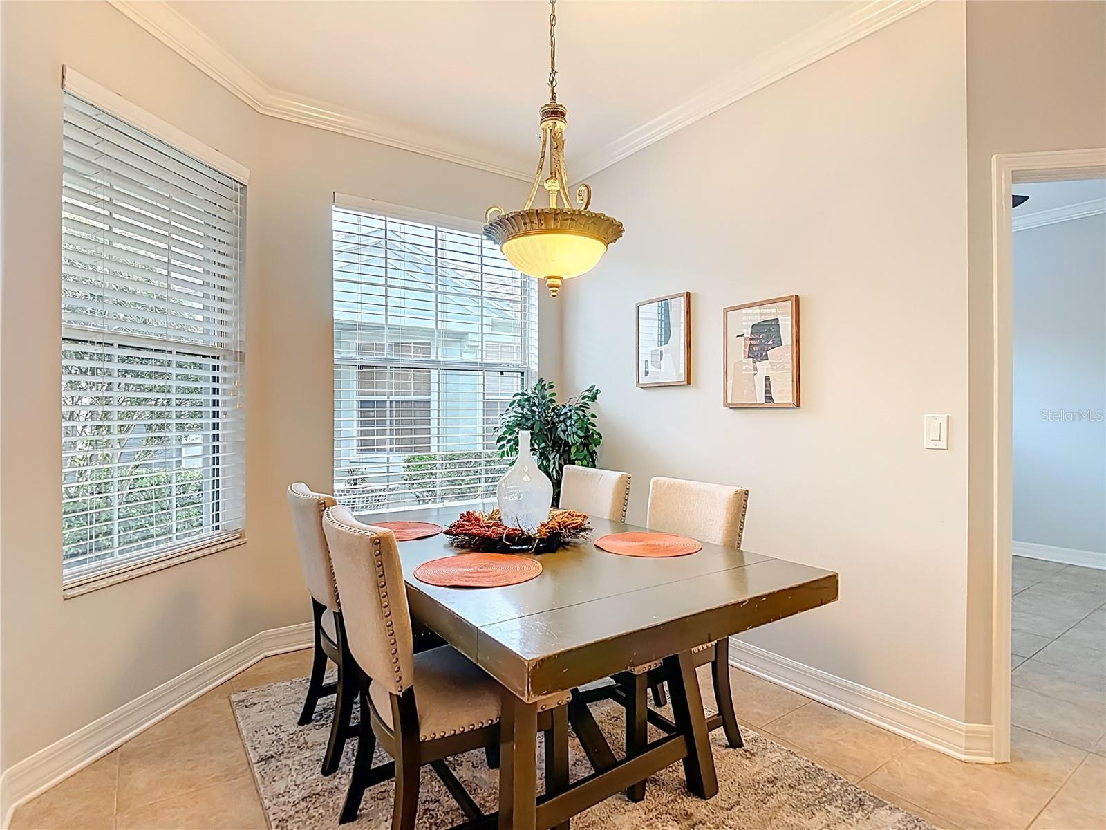 Listing photo id 2 for 7526 Deer Path Lane