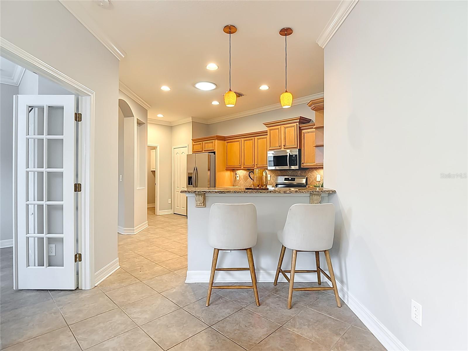 Listing photo id 3 for 7526 Deer Path Lane