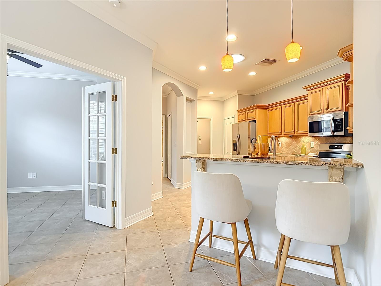 Listing photo id 4 for 7526 Deer Path Lane