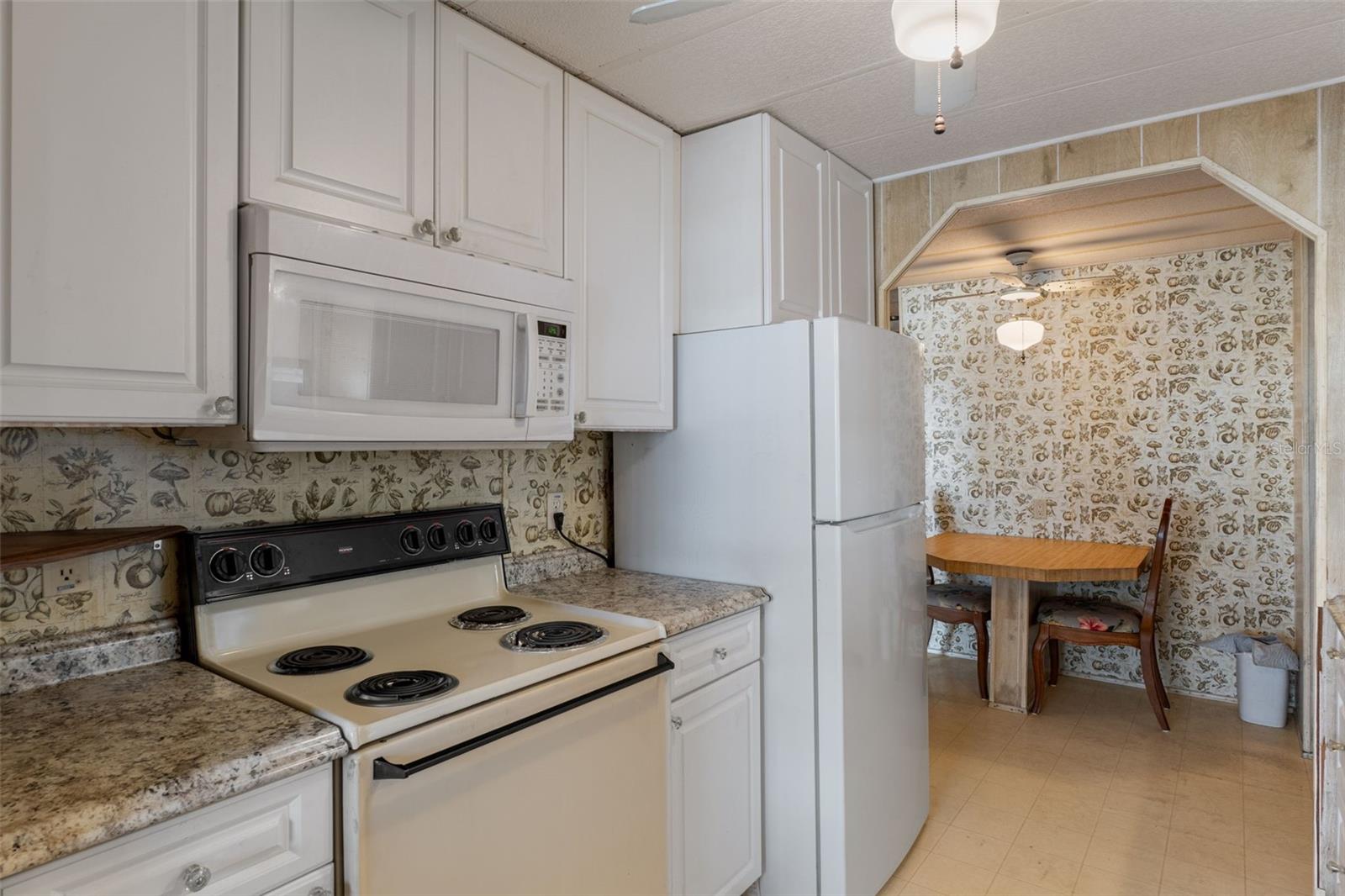 Image 14 of 43 For 12118 Fairway Avenue