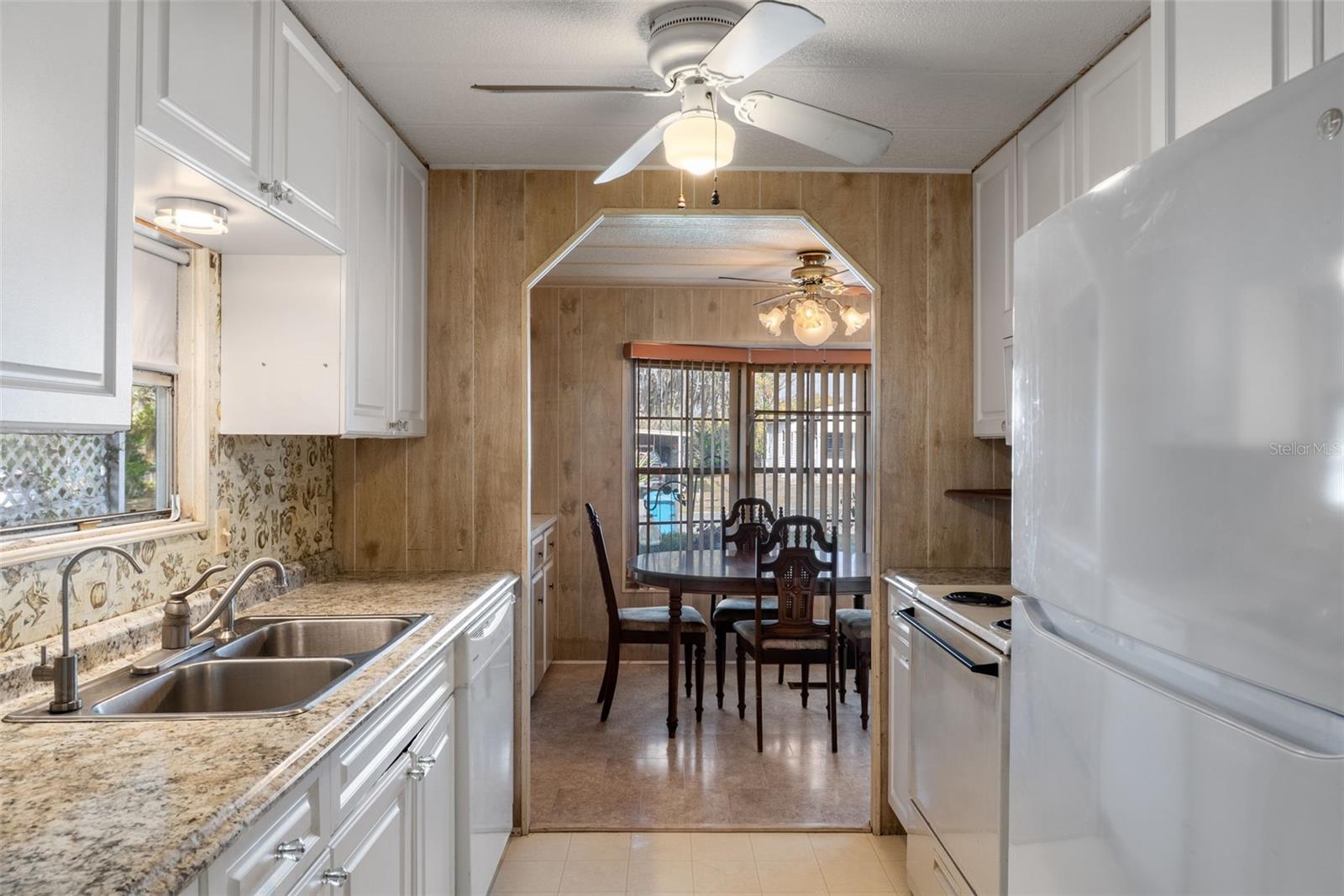 Image 15 of 43 For 12118 Fairway Avenue