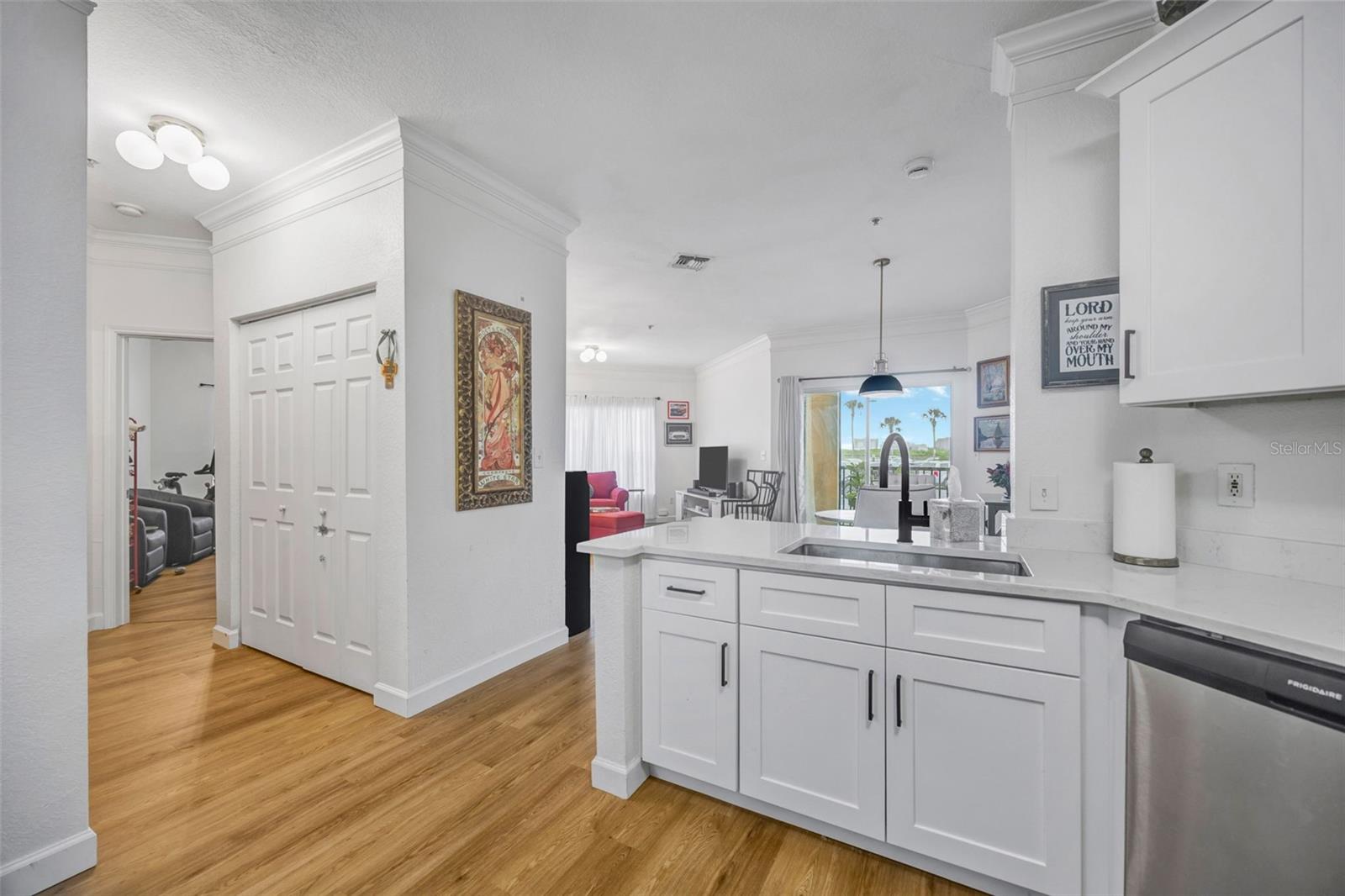 Image 4 of 34 For 4309 Bayside Village Drive 101