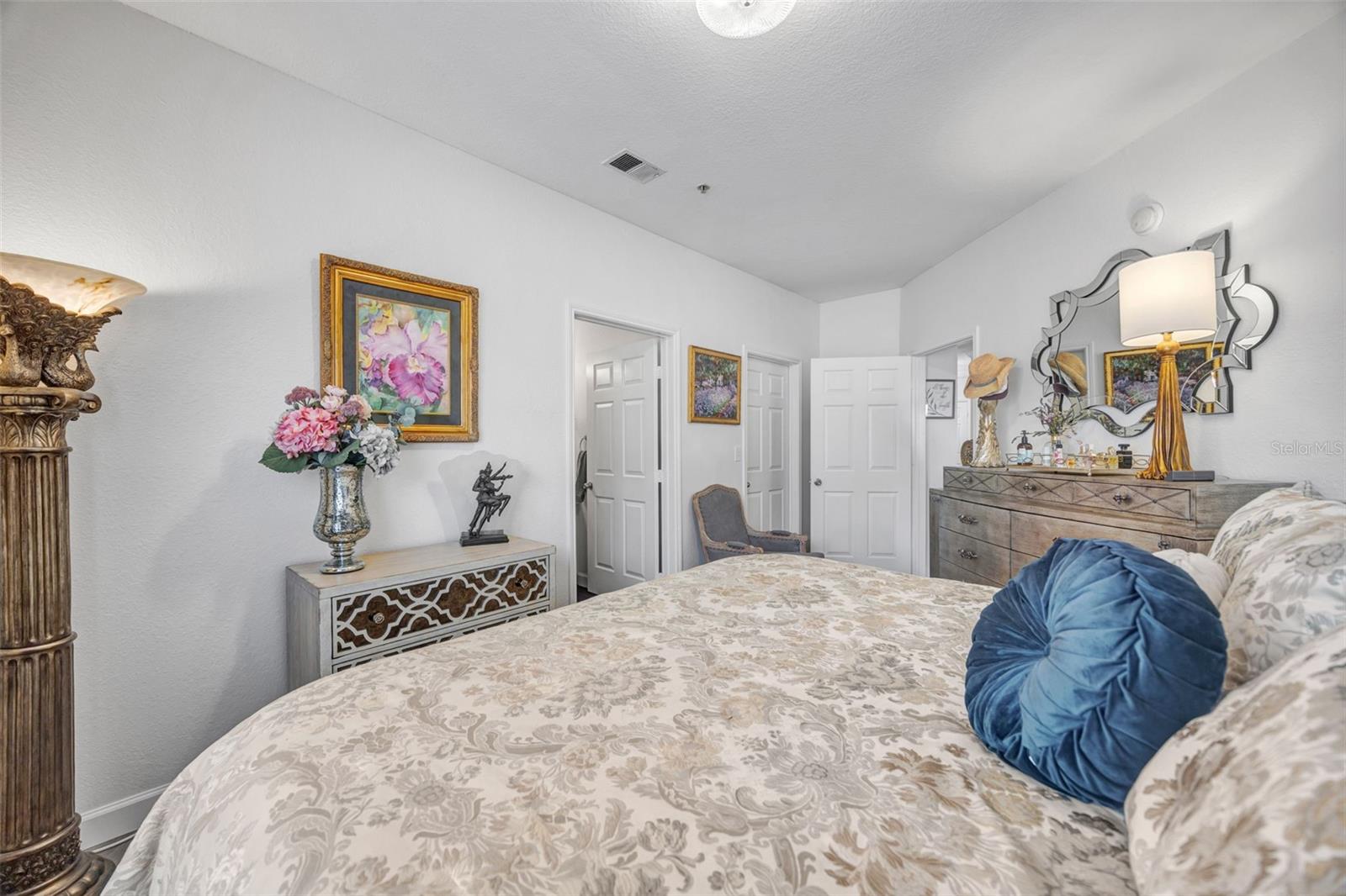 Image 8 of 34 For 4309 Bayside Village Drive 101