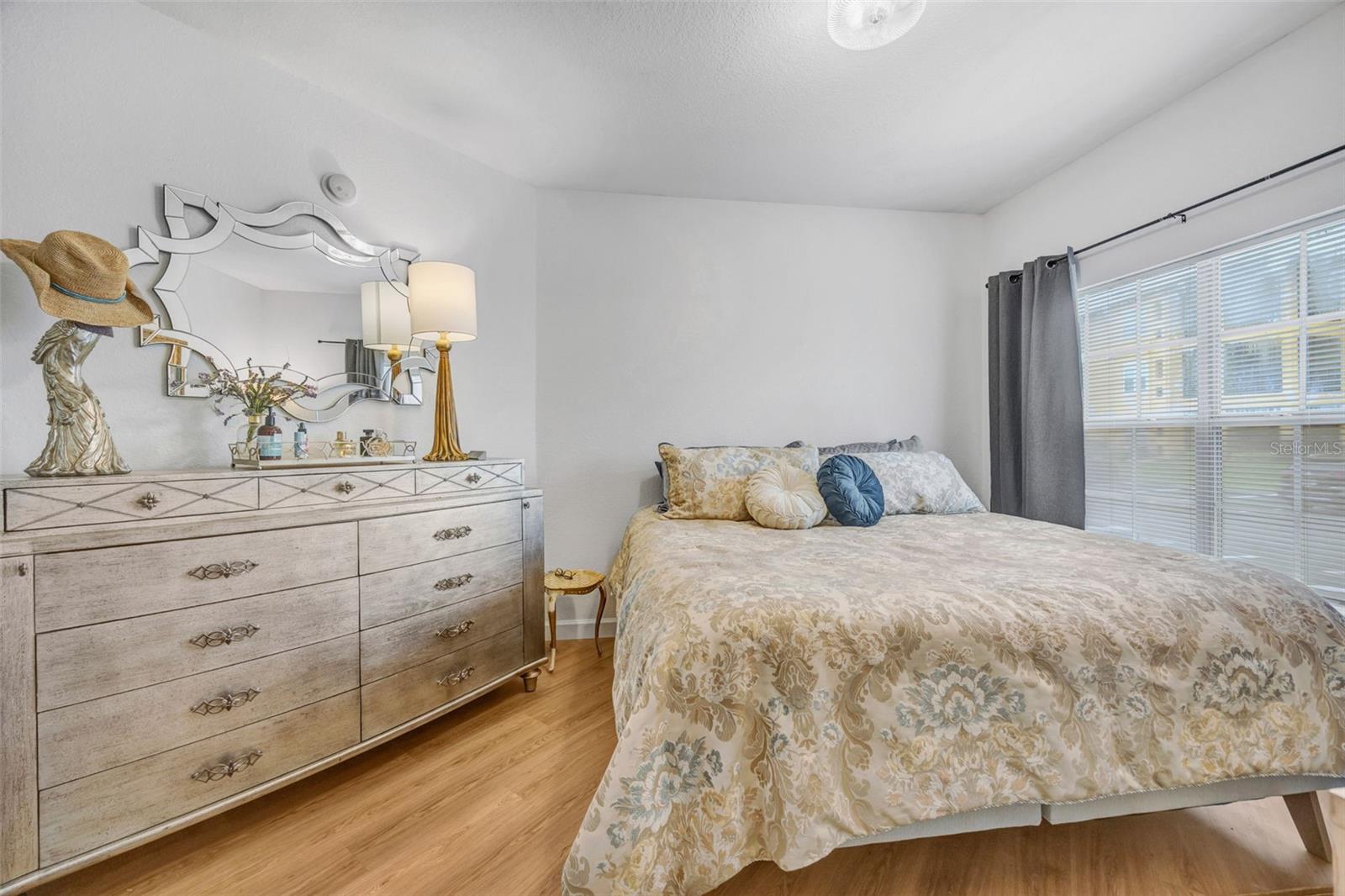 Image 9 of 34 For 4309 Bayside Village Drive 101